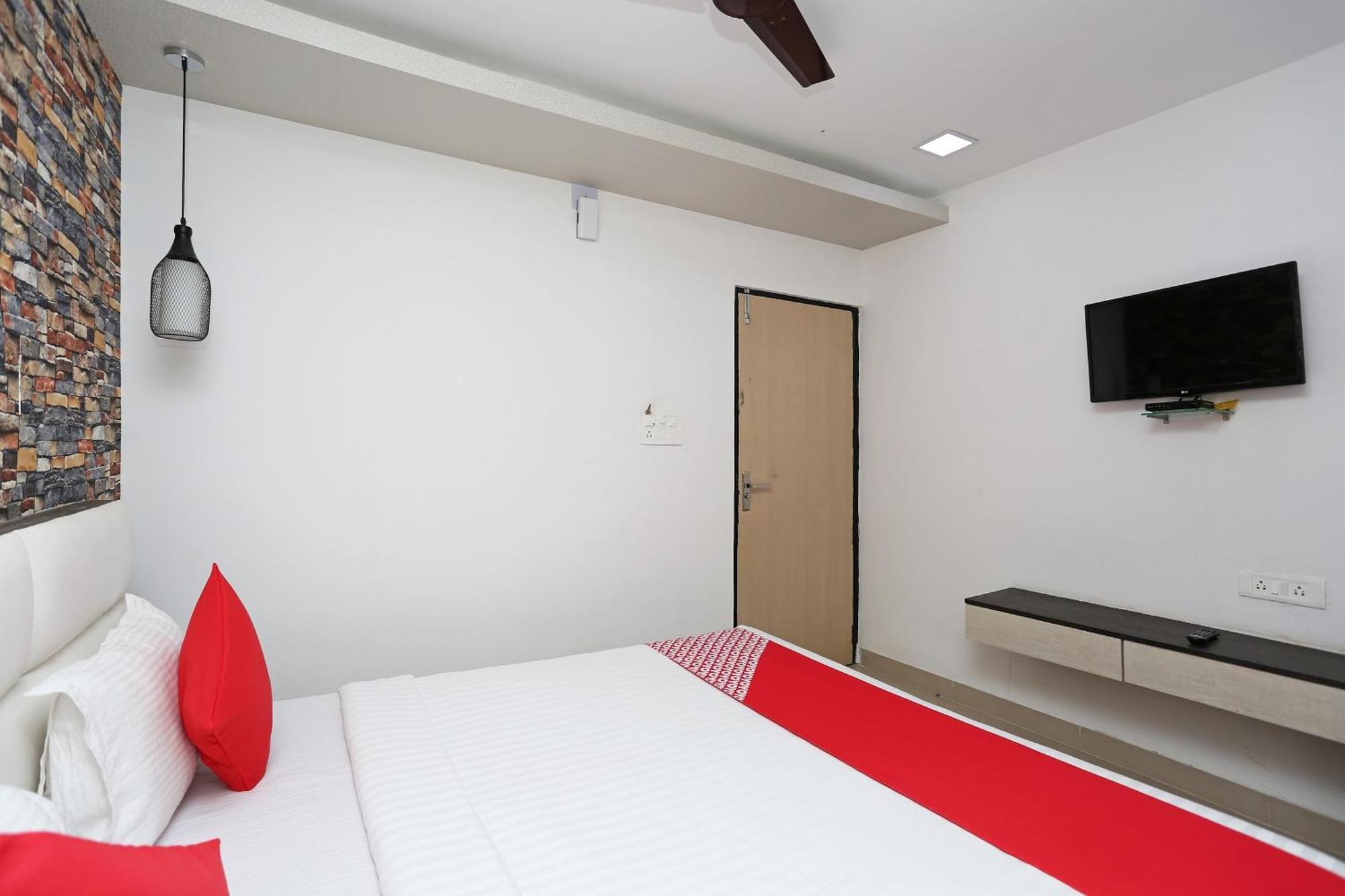 Super Capital O Sai Jagannath Hotel Khandagiri ภายนอก รูปภาพ
